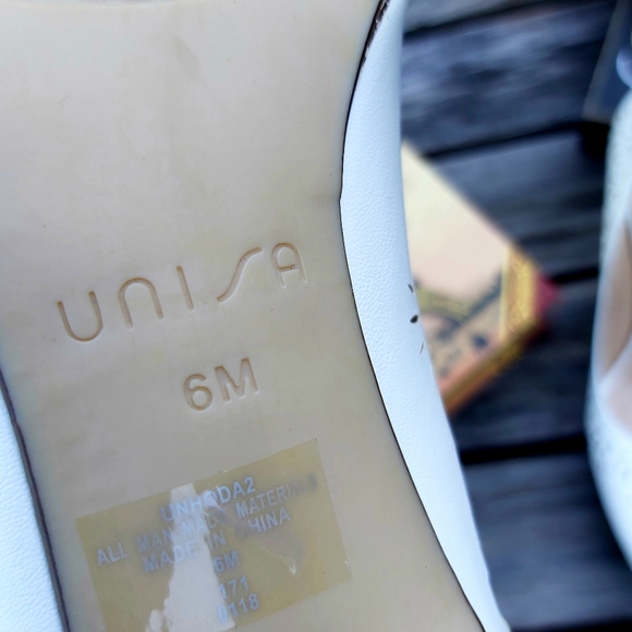 Super Deal Buy One Pair Size 6 Get Other Free Unisa Pumps - Picture 13 of 16